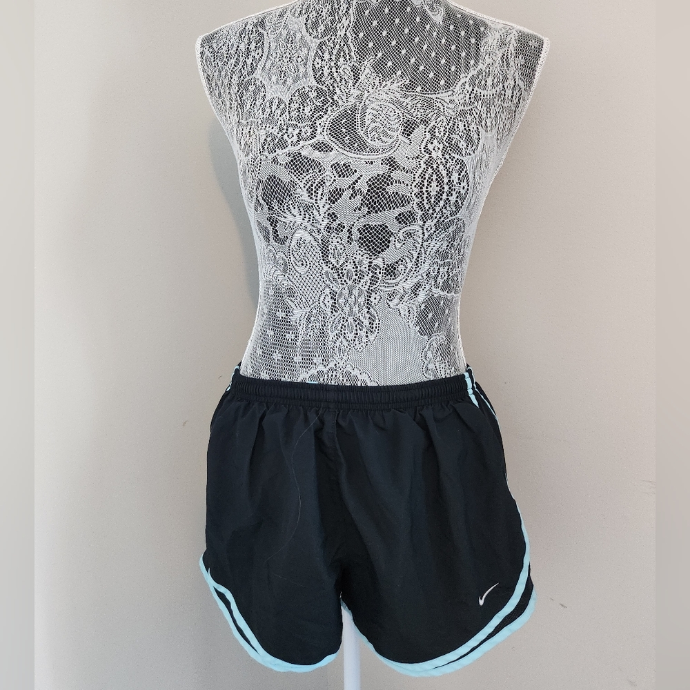 Nike Shorts - Picture 3 of 9